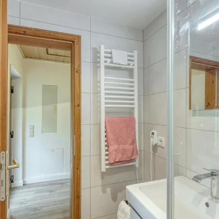 2 Bedroom Beautiful In Vakantiehuis Daun