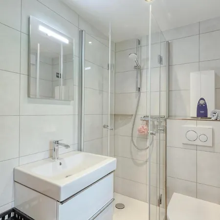 2 Bedroom Beautiful In Semesterbostad *