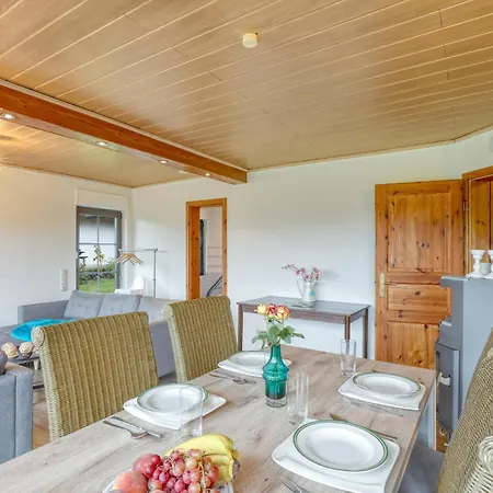 Vakantiehuis 2 Bedroom Beautiful In