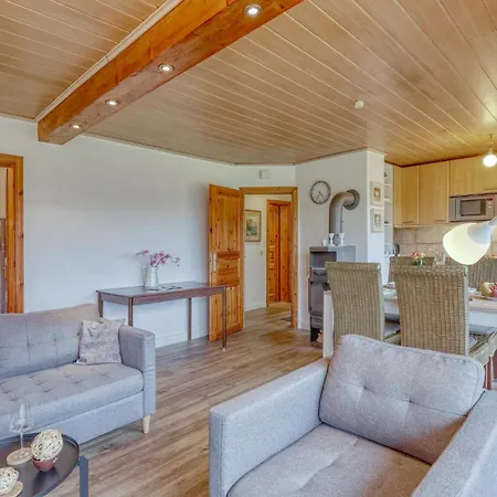 2 Bedroom Beautiful In Daun